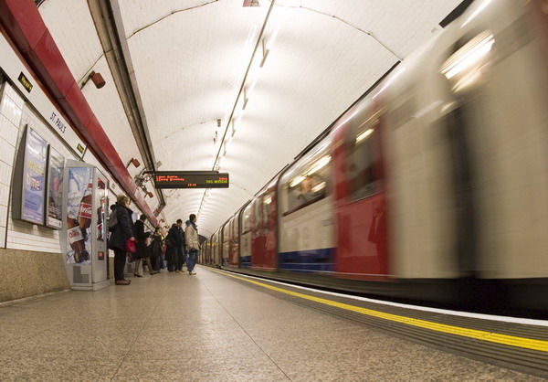 Panning photography at the subway