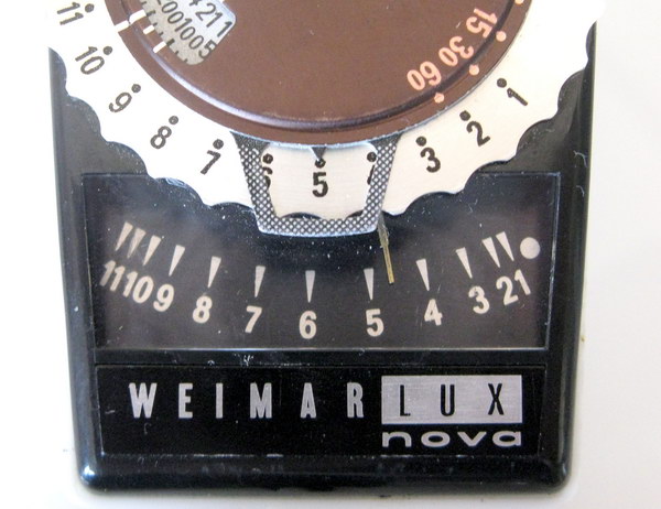 Learn how to operate your old light meter | Diy Photography Stuff
